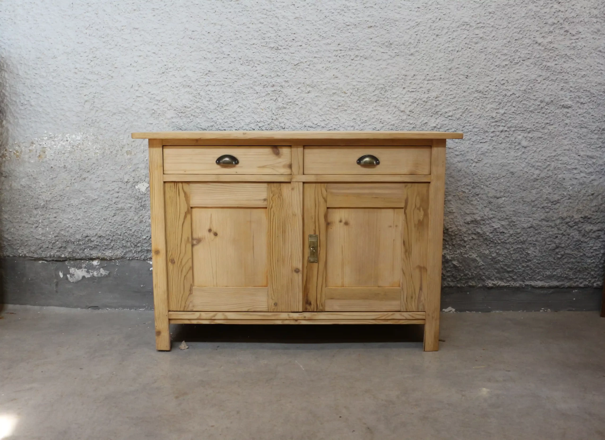 Dolní část původní kredence z 19. století