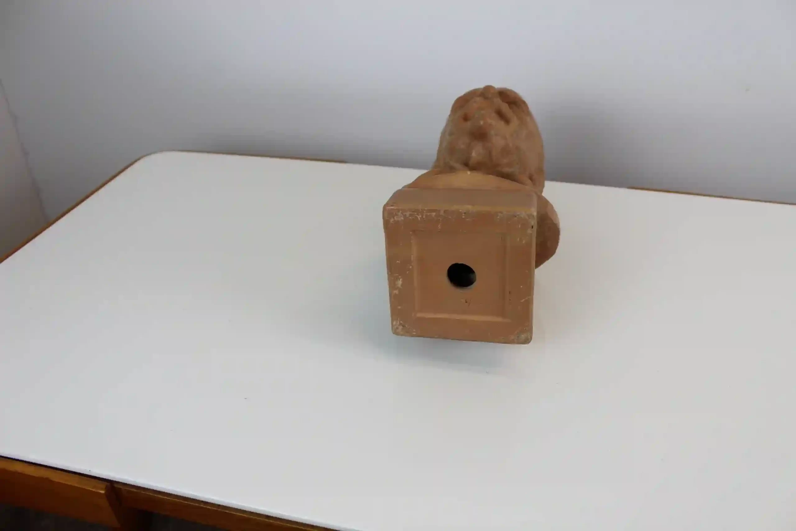 Sádrová busta T. G. Masaryka s patinou – 1. polovina 20. století - spodek