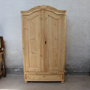 Selská skříň s klenutým vrchem – originál