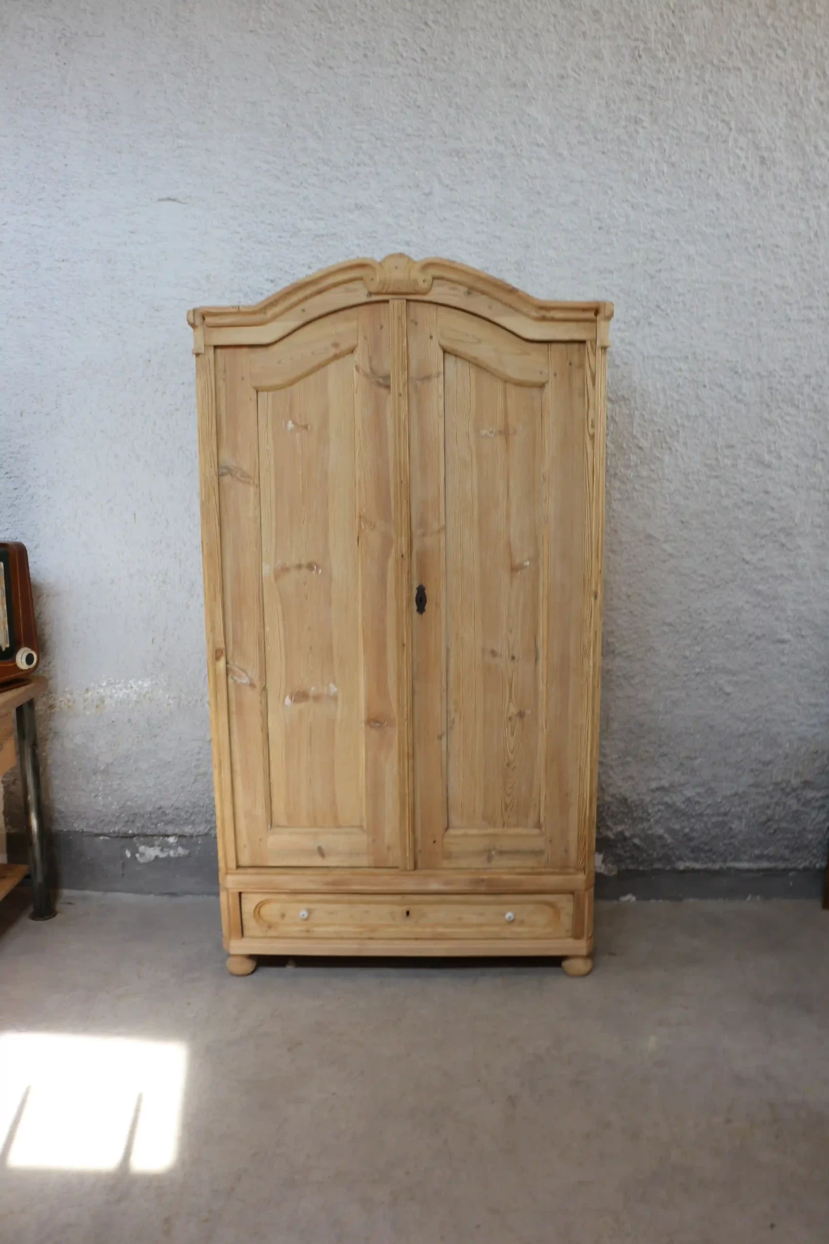 Selská skříň s klenutým vrchem – originál