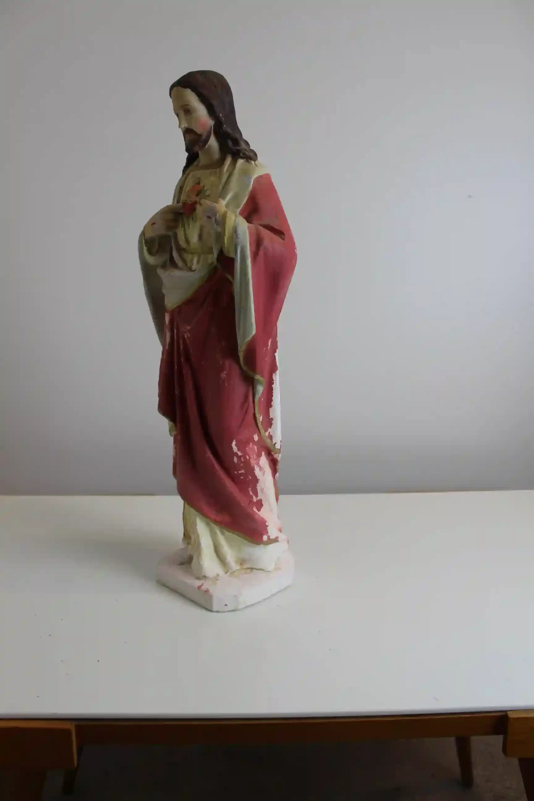 Soška Ježíše Krista – Nejsvětější Srdce - Pohled z leva