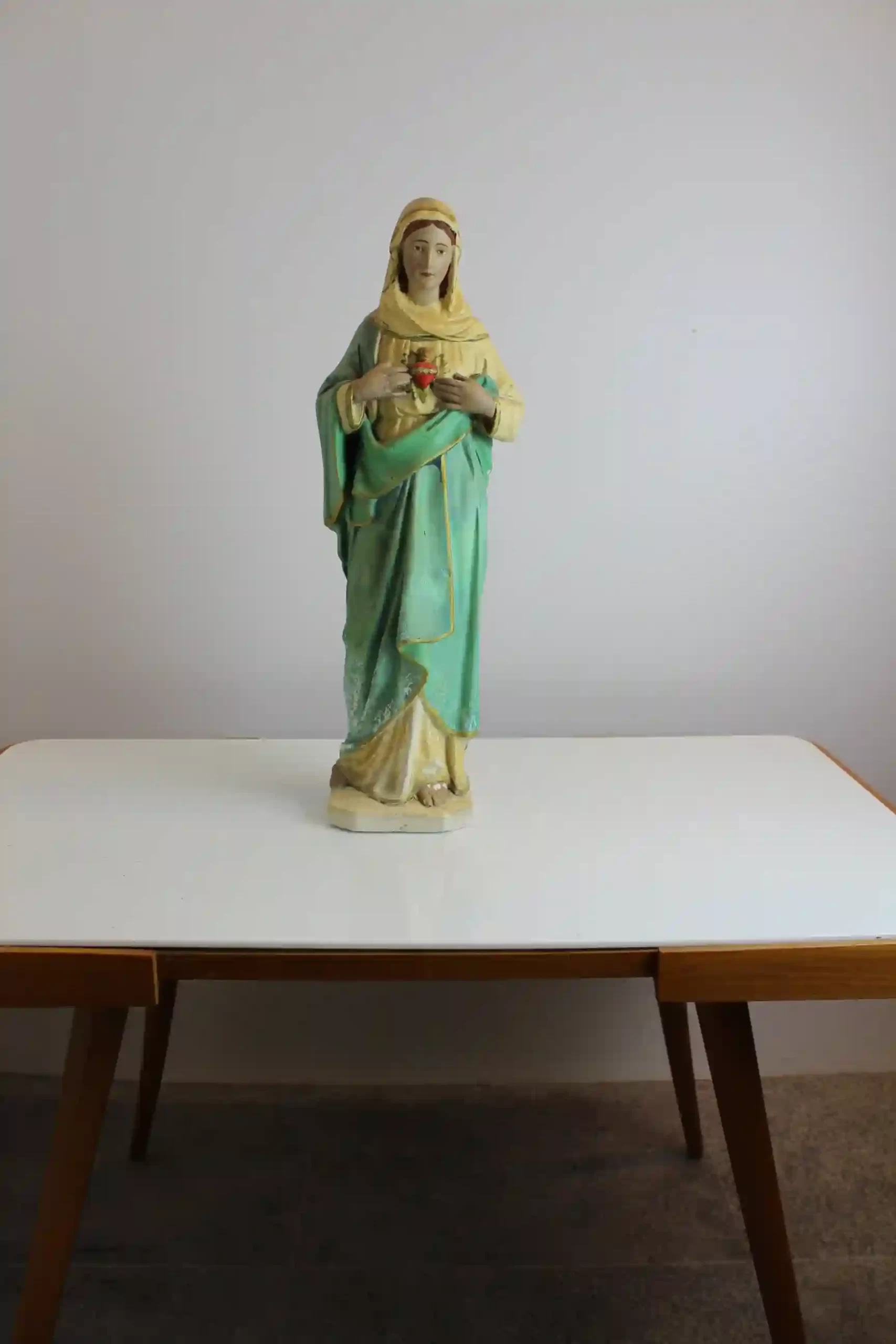 Soška Panny Marie – Nejsvětější Srdce