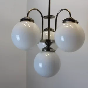 Stropní lustr se skleněnými koulemi