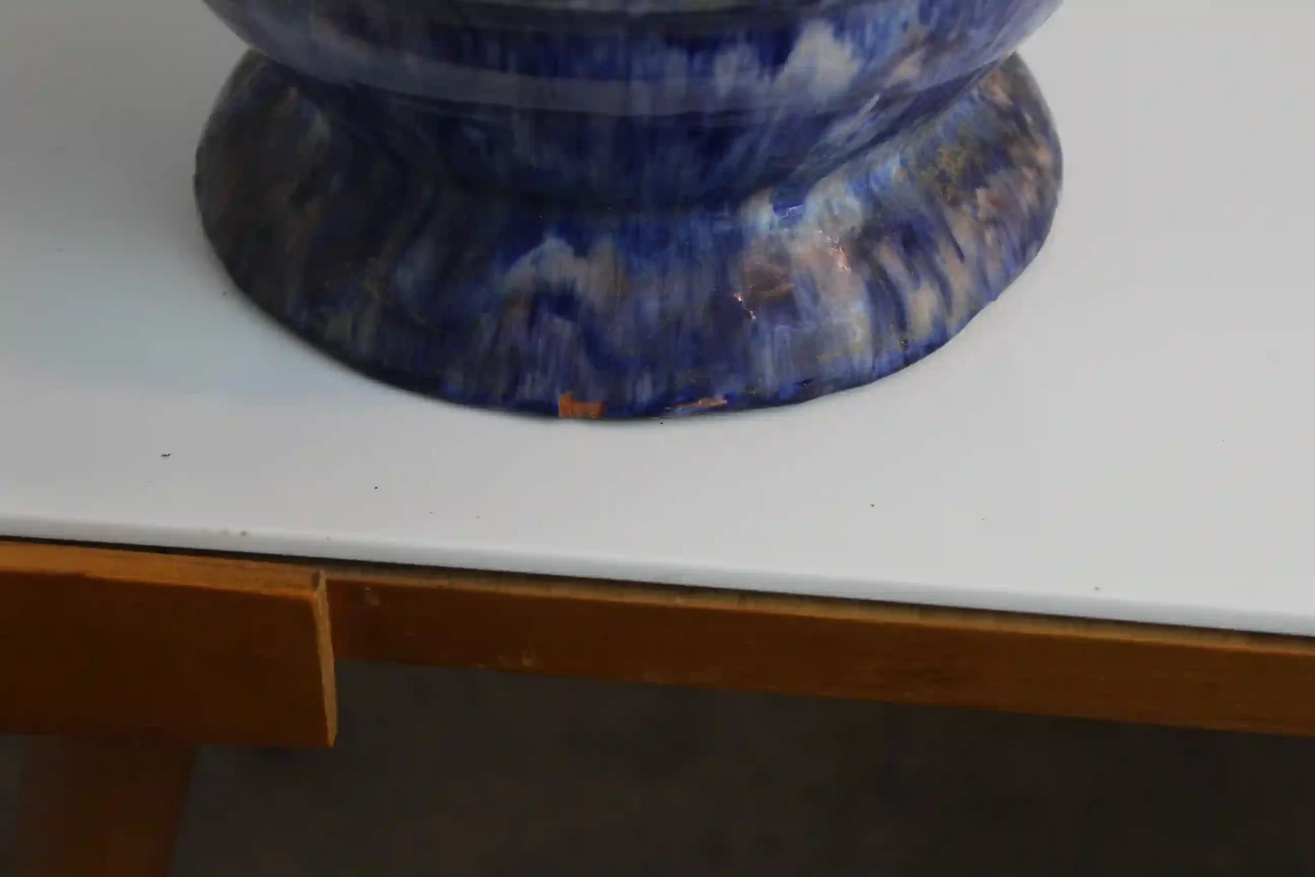 Velký keramický květináč - žardiniéra s figurální výzdobou - dobrý stav