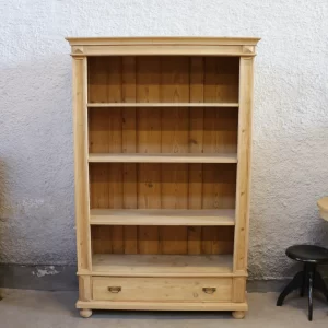 Venkovská knihovna z masivního dřeva