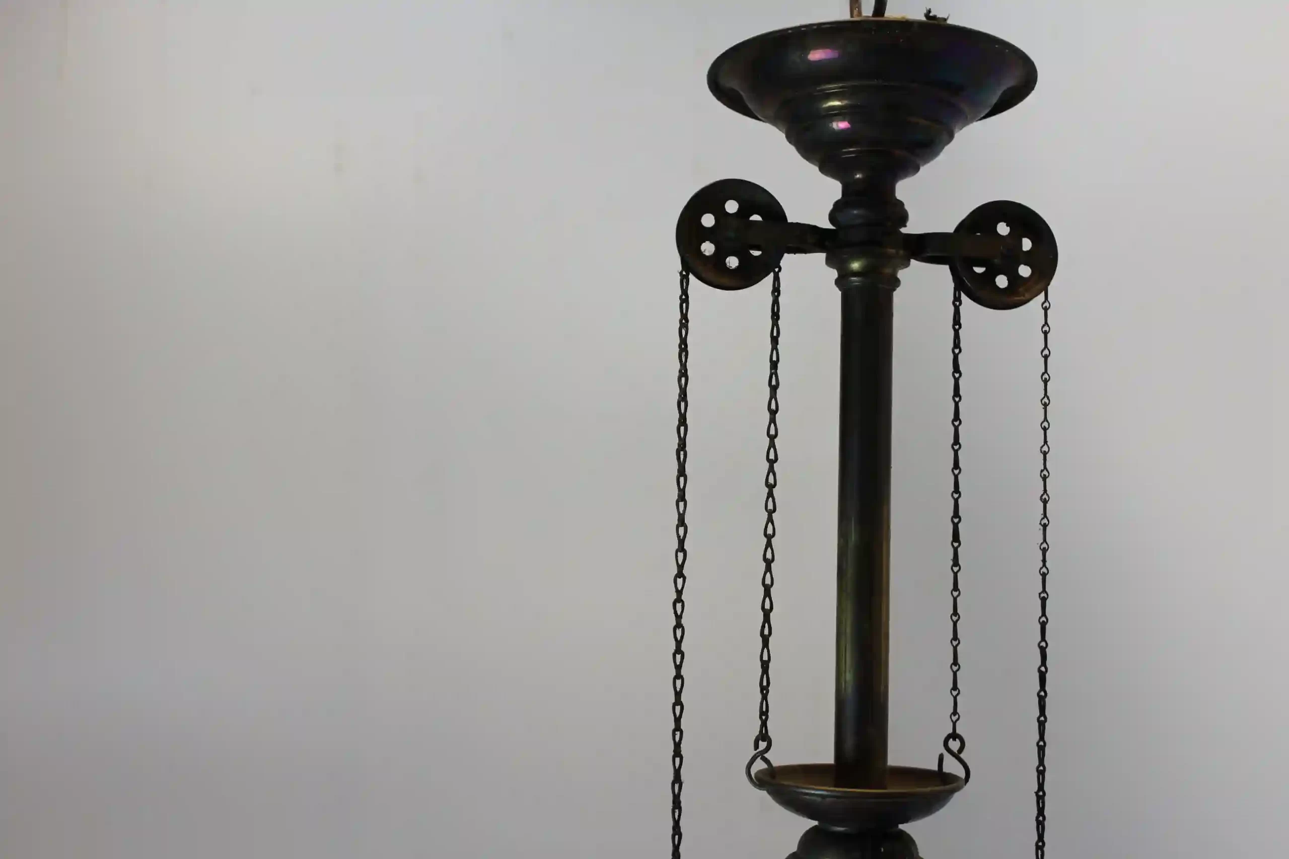 Závěsný lustr „petrolejka“ se zeleným skleněným stínidlem